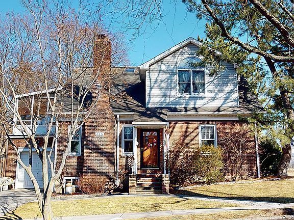 2nd image of 445 Sheffield St