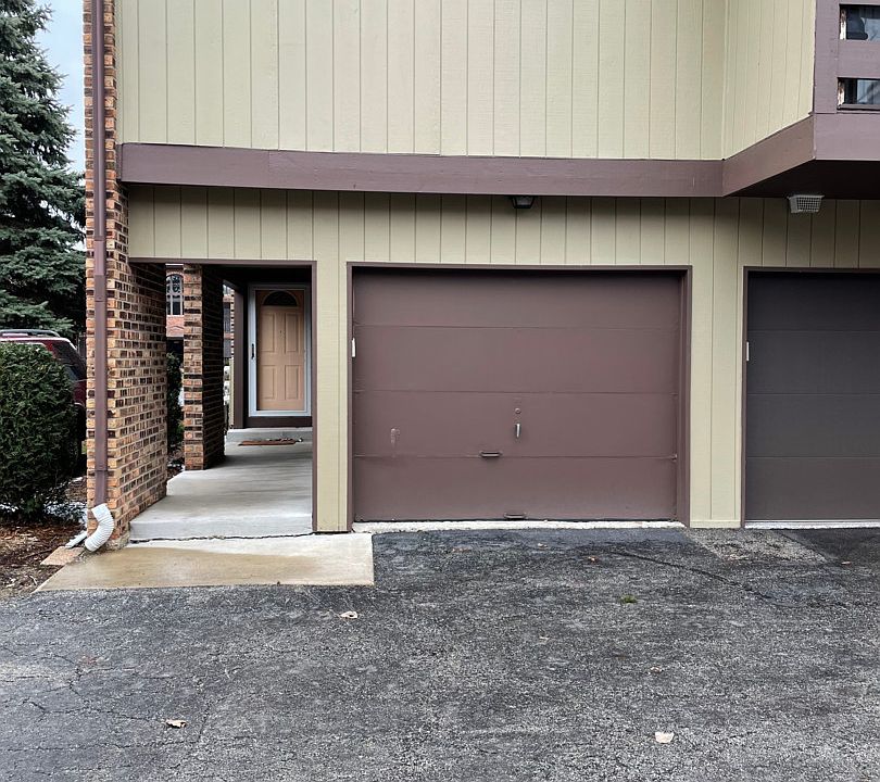 1st image of 6 W Millstone Ct APT 6A