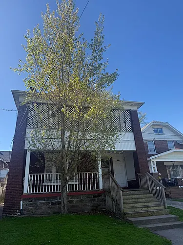 1111-1113 Brown Ave Photo 1