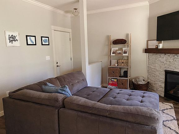 4th image of 25025 SE Klahanie Blvd APT G104