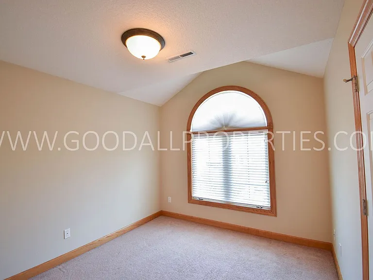 6304 NW 94th St — Photo 15