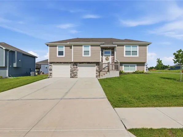 700 Summer Dawn Cir, Belton, MO 64012
