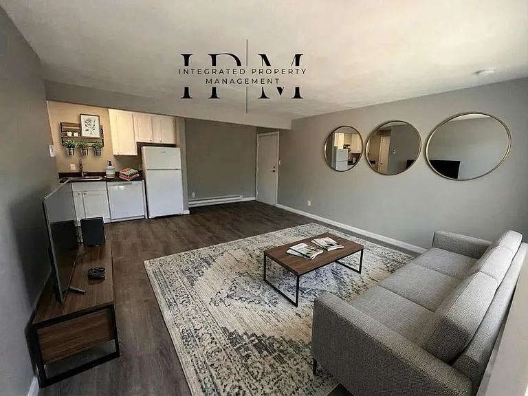 122 Lilly Rd NE — Photo 1
