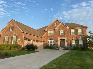 2800 E High Grove Cir, Zionsville, IN 46077