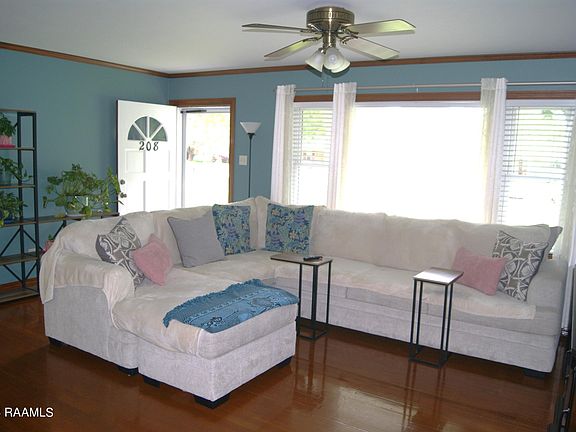 3rd image of 208 Roselawn Blvd