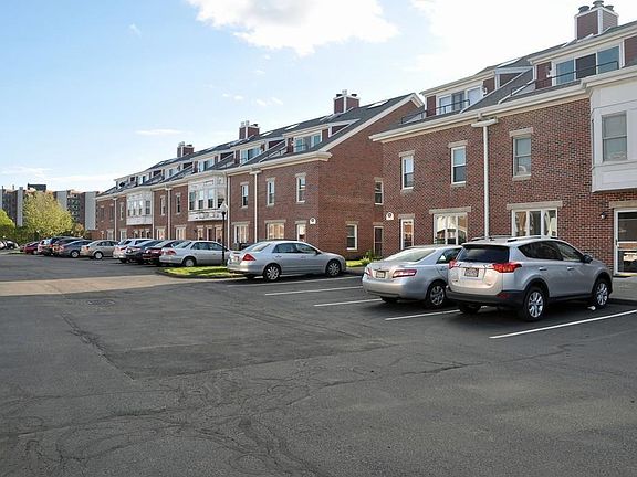 Lots of parking spaces. Visitor spots available as well.
