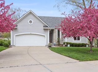 8 W 108th Ct, Kansas City, MO 64114