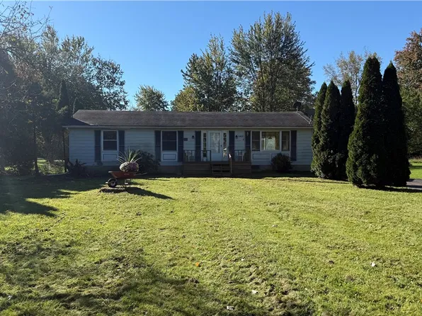 6430 Rounds Rd, Newfane, NY 14108