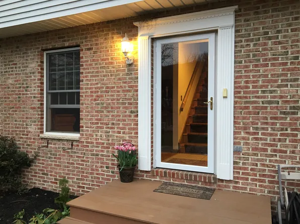 607 Pamela Dr #L-40, Clarks Summit, PA 18411