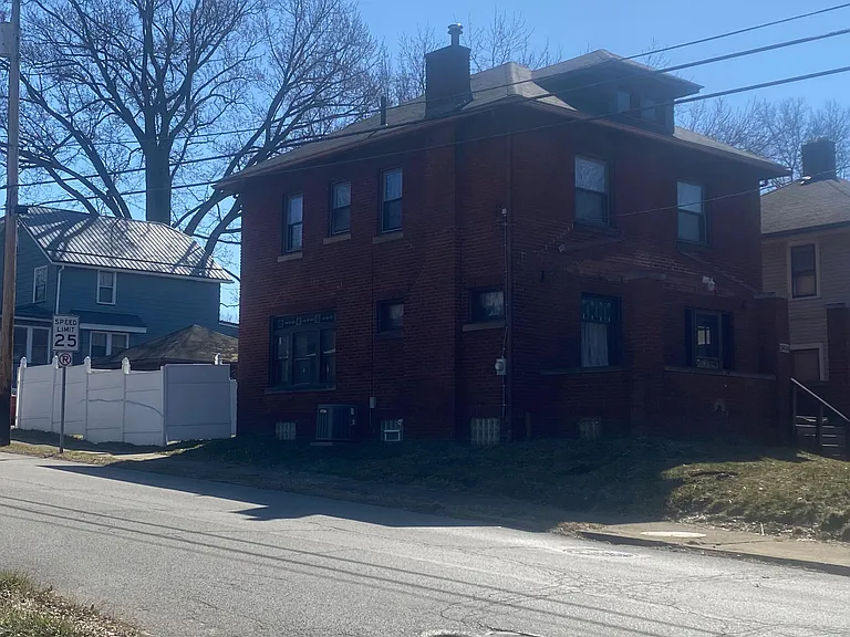 368 Elm Ave — Photo 1