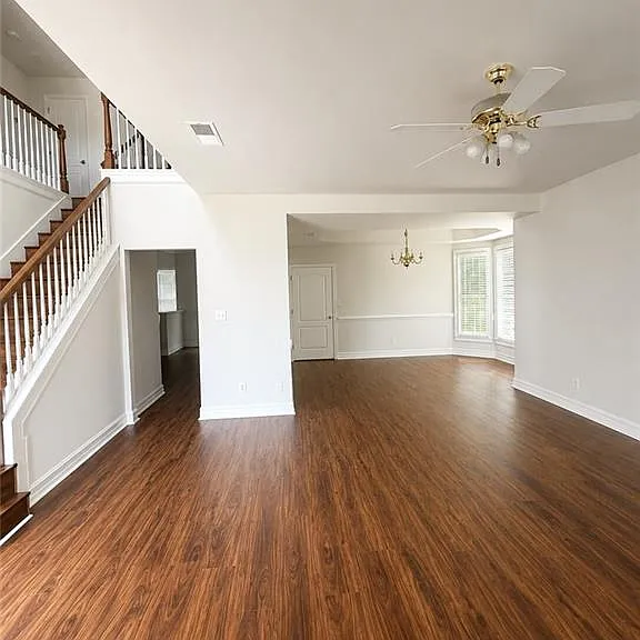 2900 The Terraces Way — Photo 3