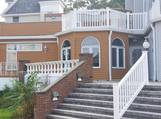 100 1st St APT 3, Keyport, NJ 07735