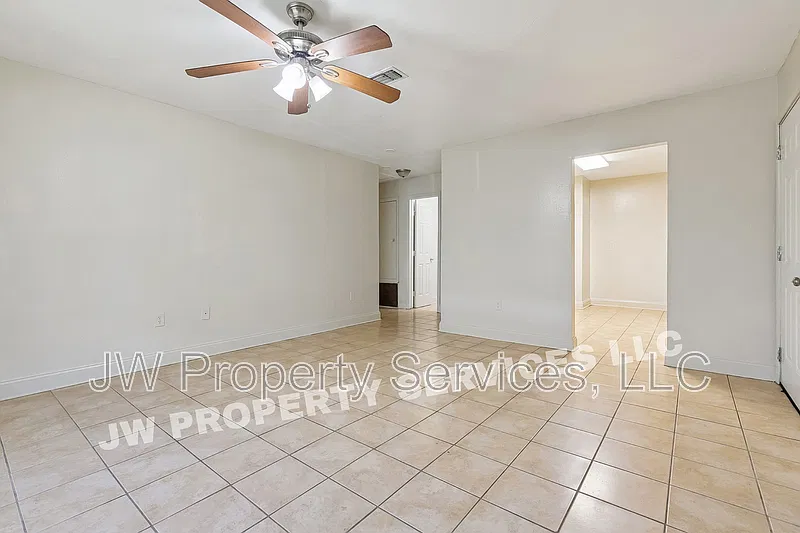 2 bed, 1.0 bath, 1000 sqft, $1,150 — Photo 4