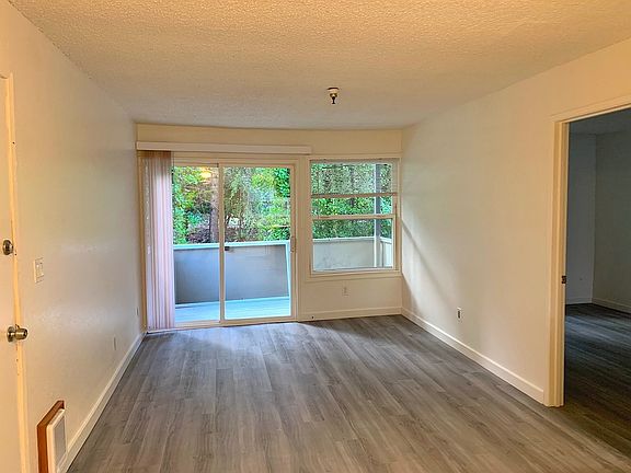 2nd image of 2626 SW Beaverton Hillsdale Hwy #1