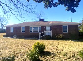 13570 N Lake Road, Engelhard, NC 27824