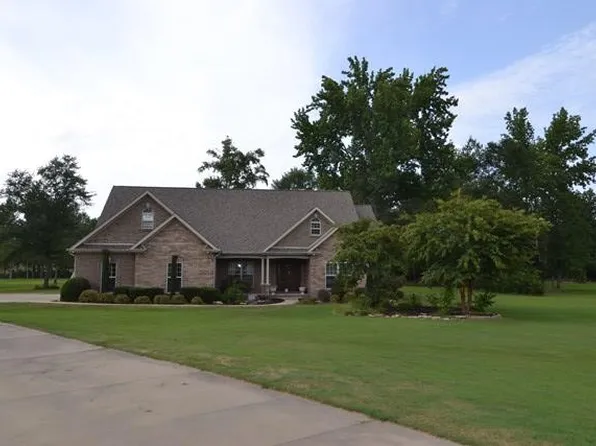 413 Woodfern Dr, Killen, AL 35645