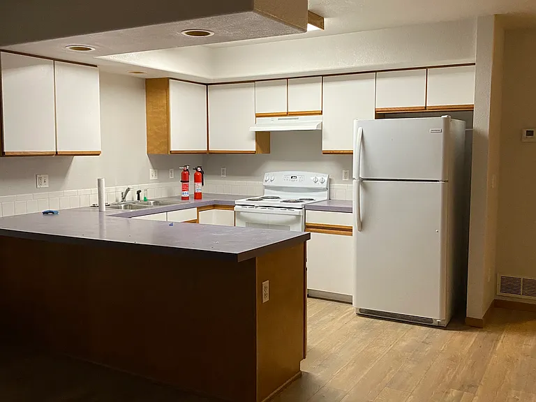1637 Westbridge Dr #H3 — Photo 6