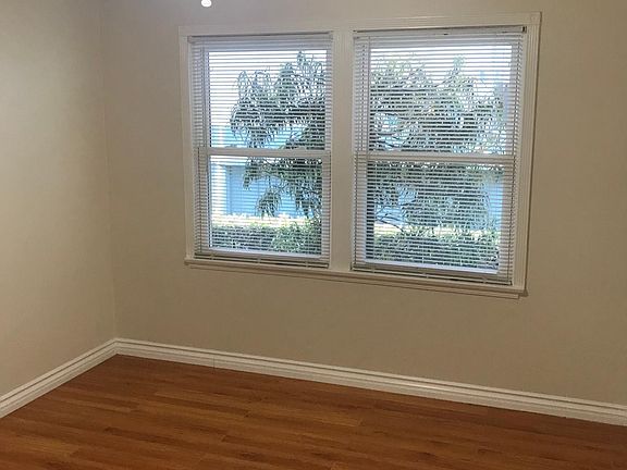 5th image of 118 8th St APT 3