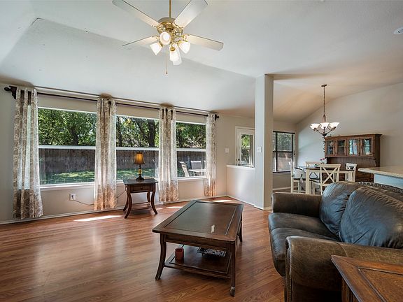 5th image of 3002 Blake St
