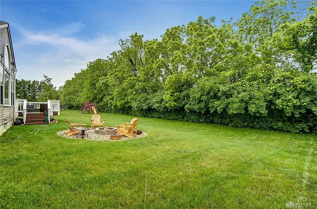 4 bed, 3.5 bath, 3470 sqft, $3,800 — Photo 2
