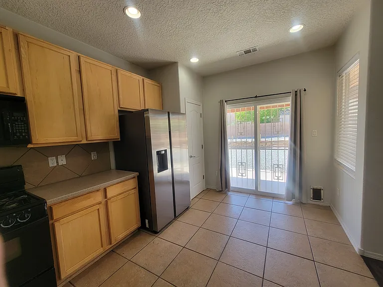 2202 Margarita Dr SE — Photo 15