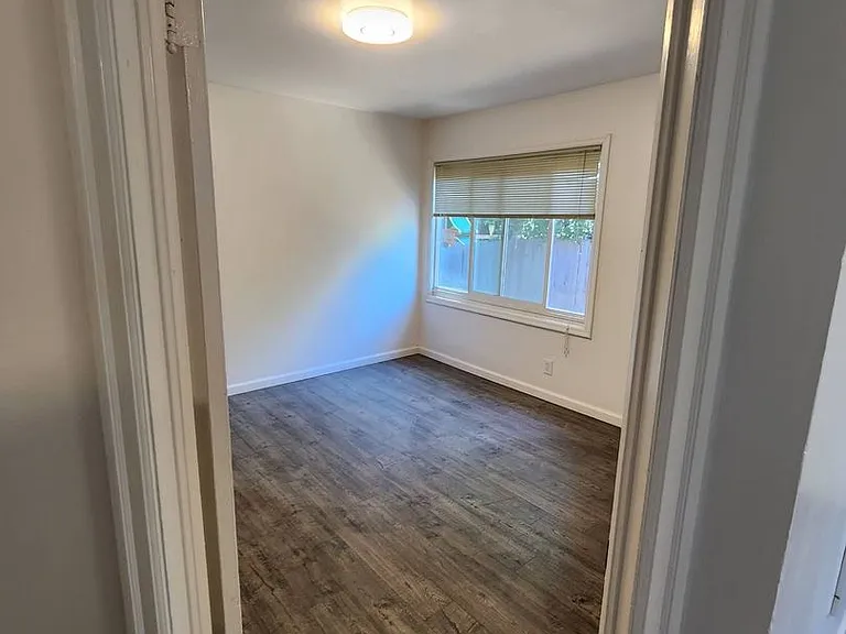 1483 NW Fairmount St — Photo 18