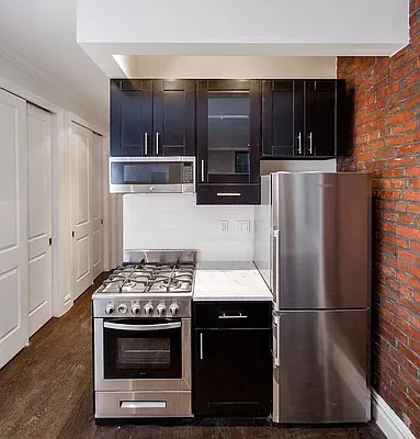 Rented by Avenues Real Estate | media 3