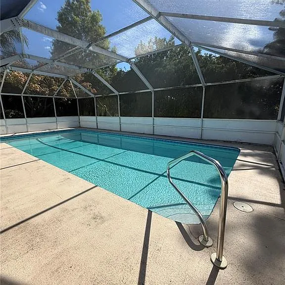 154 SE Selva Ct — Photo 2