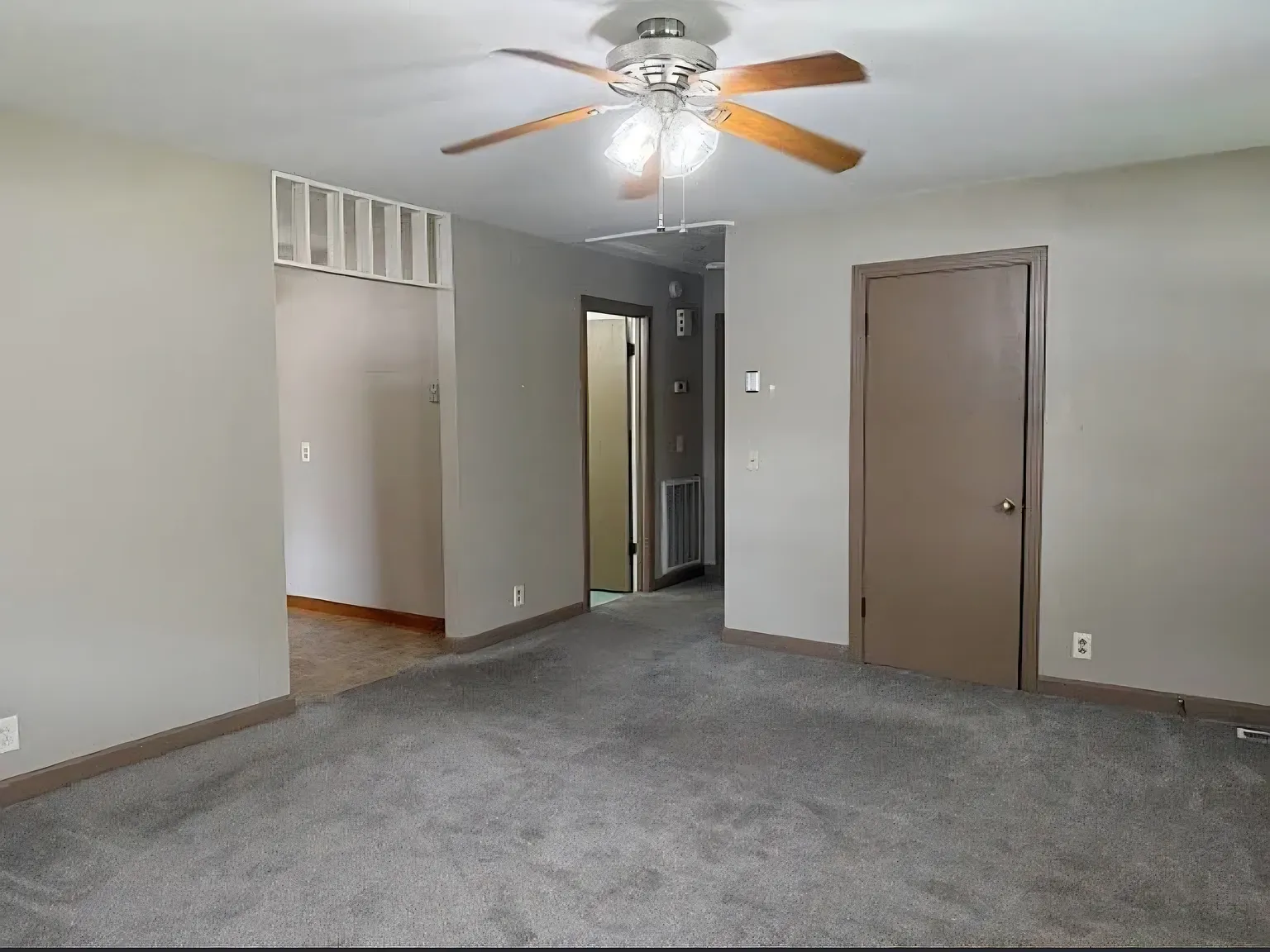 2 bed, 800 sqft, $1,600 — Photo 2