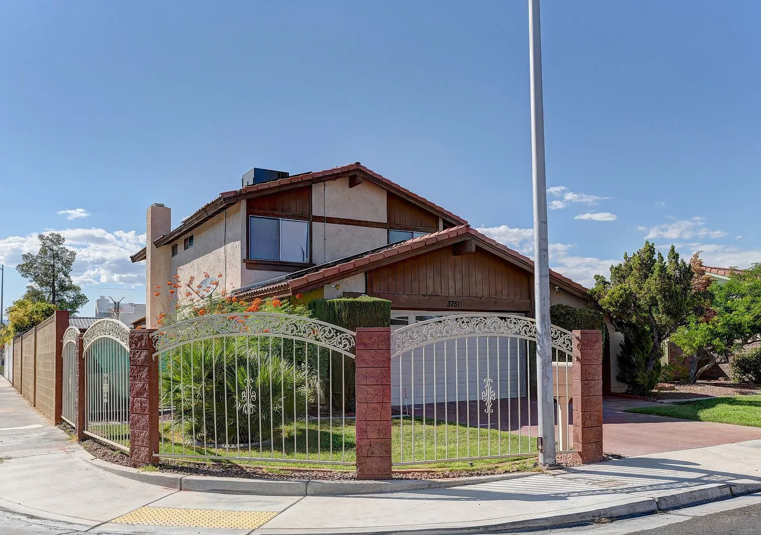 Discover this 4-bedroom, 2.5-bath historic beauty in the heart of Spring Valley, where Old Vegas ... — Photo 1