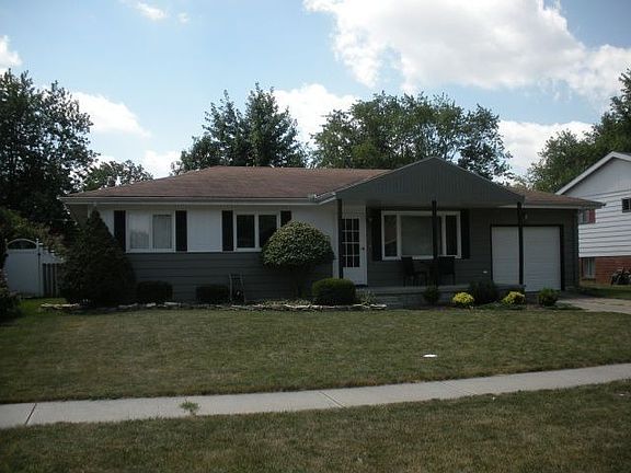 2nd image of 401 Edinborough Dr