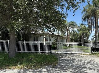 660 E 10th Pl, Hialeah, FL 33010