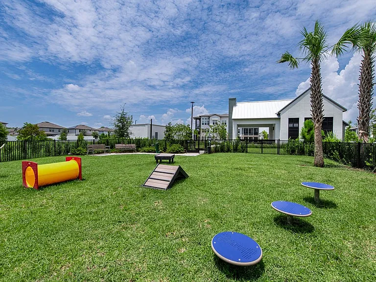 Urbon @ Nona Apartment Homes — Photo 42