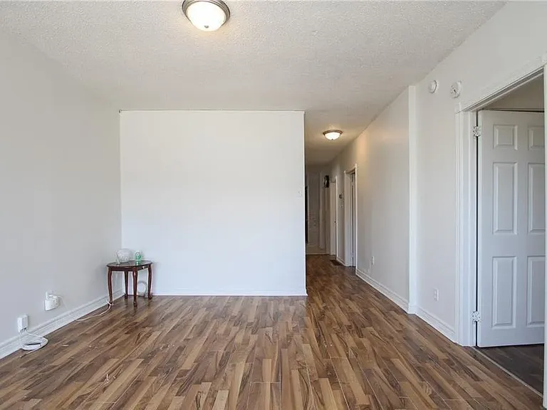 366 Bessie Ave — Photo 4