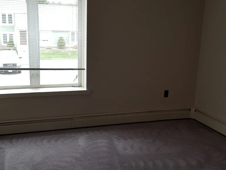 505 Towne Centre Dr #101 — Photo 16