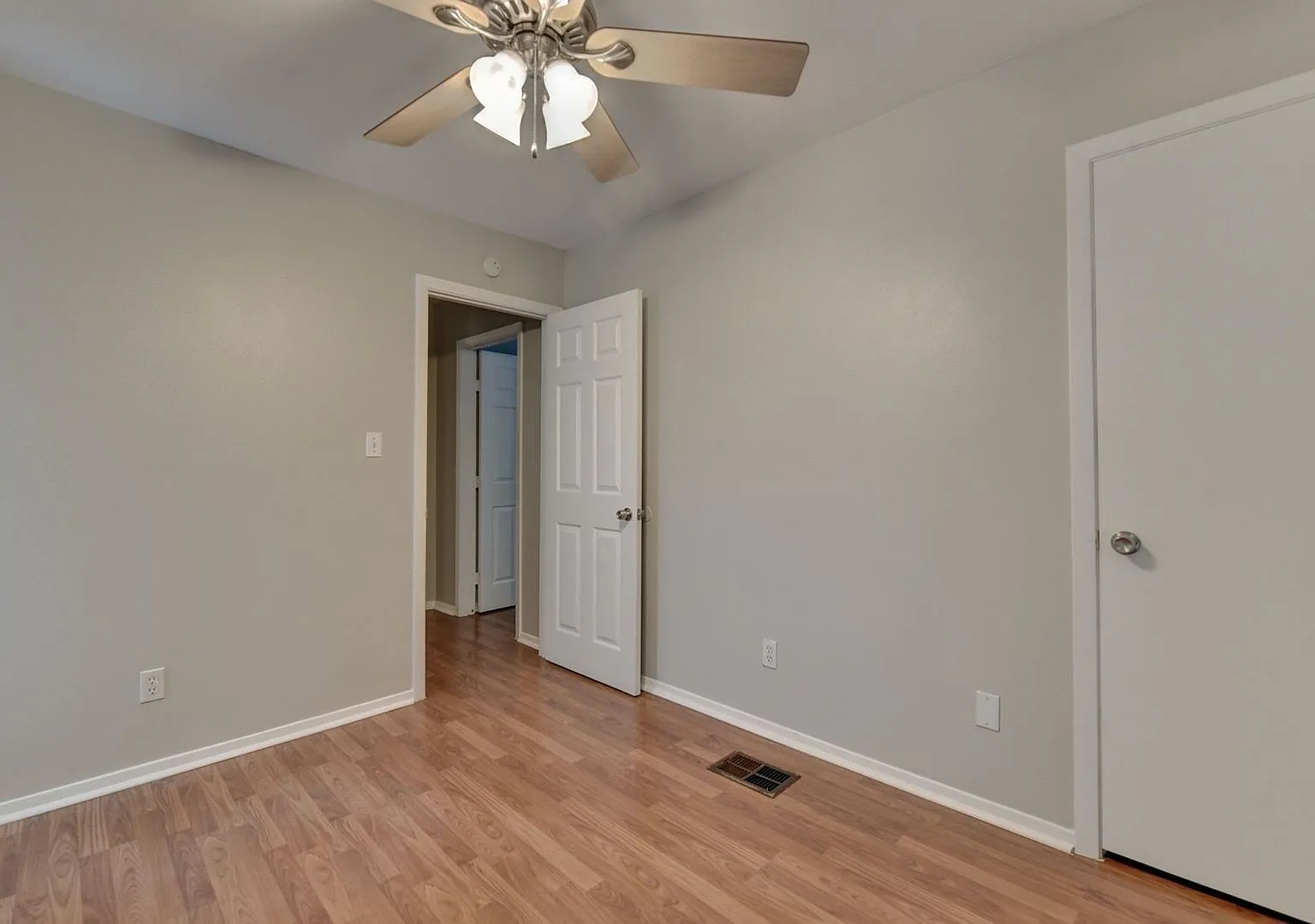 2712 Whitis — Photo 3