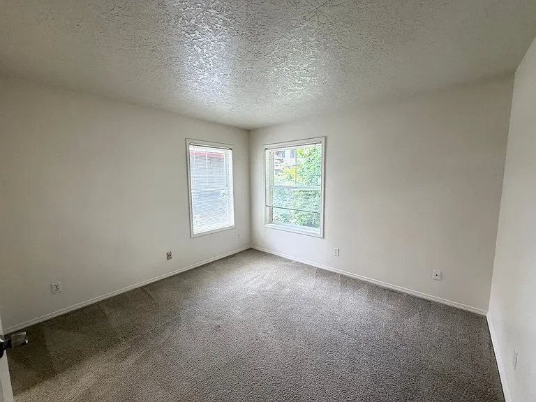 1308-1332 SW Cheltenham St #1308-7 — Photo 6