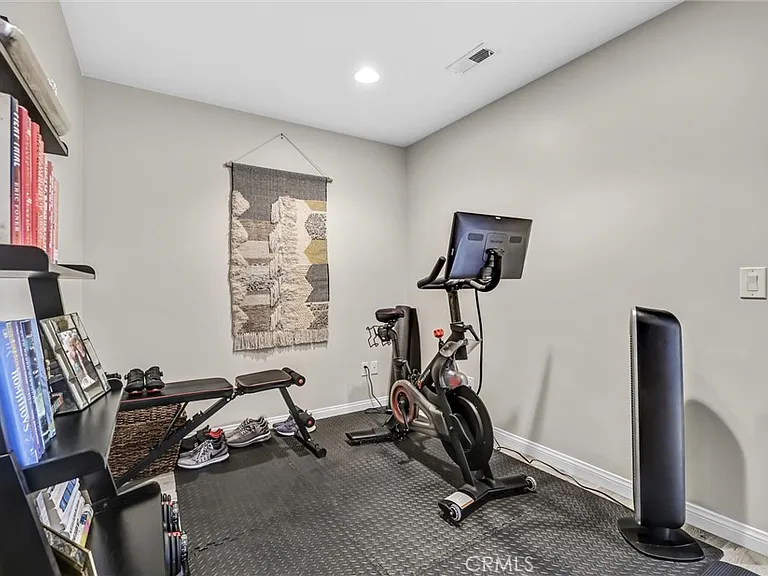 2740 Highland Way — Photo 15