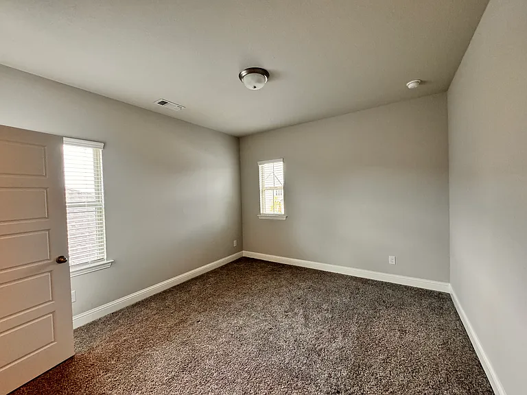 1091 Putnam Dr — Photo 40
