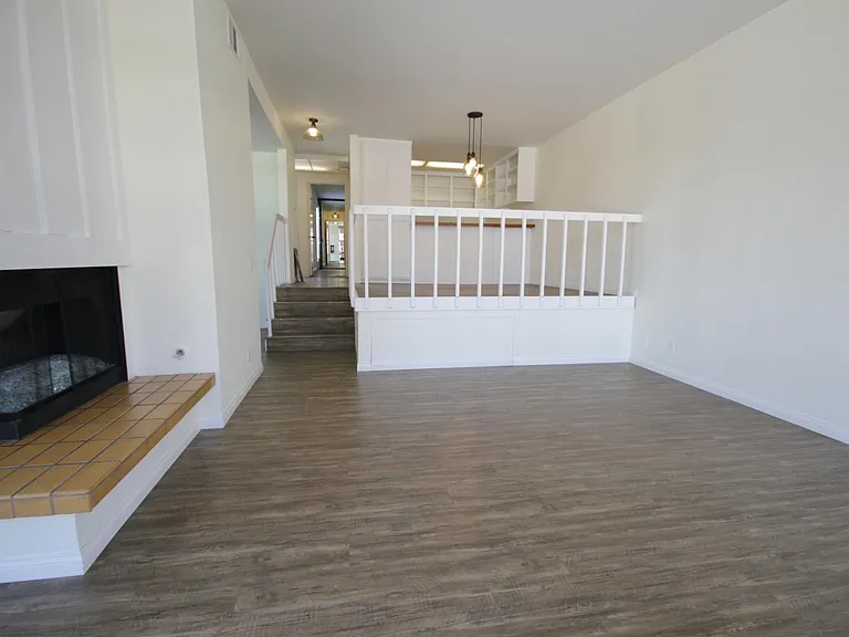 9137 Marina Pacifica Dr N — Photo 11