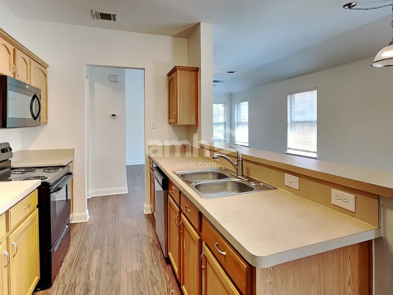 4011 Freedom St — Photo 4