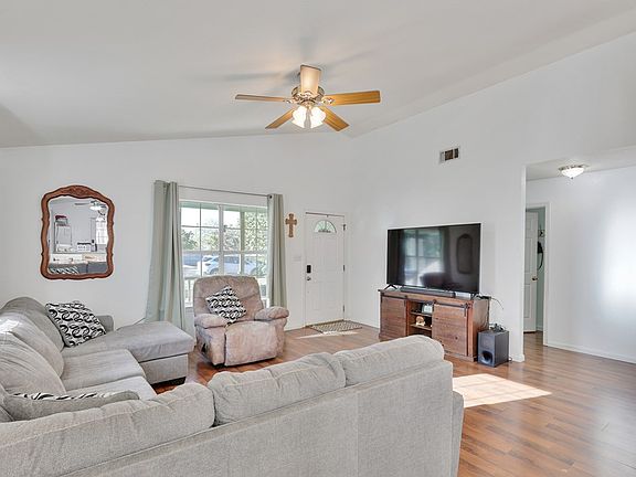 4th image of 1006 W Del Rio St
