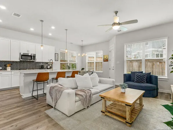 5843 Whitby UNIT 33, San Antonio, TX 78240