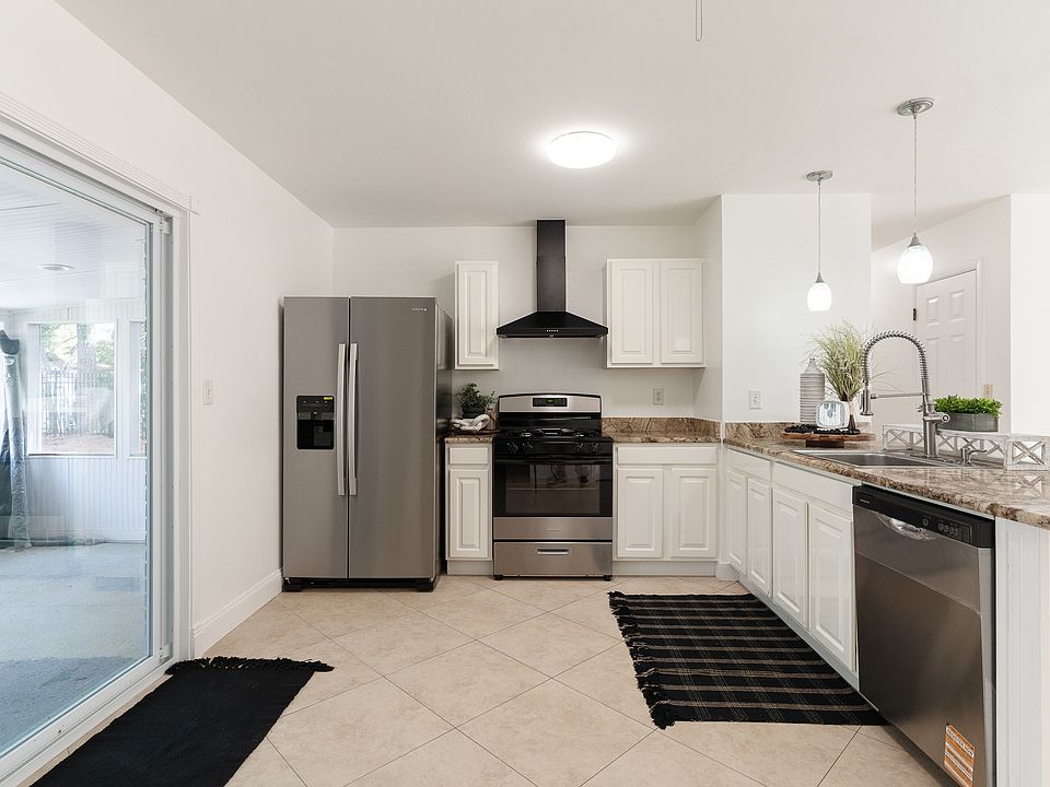 305 meggs dr-41_05202025