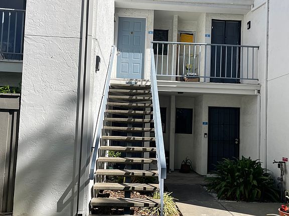 2nd image of 1055 N Capitol Ave APT 6