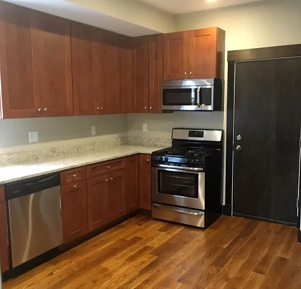 48 Creighton St #3 — Photo 2