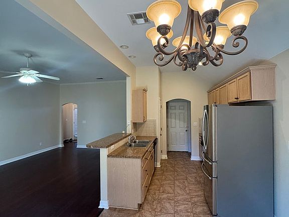 5th image of 317 Gaston Ln