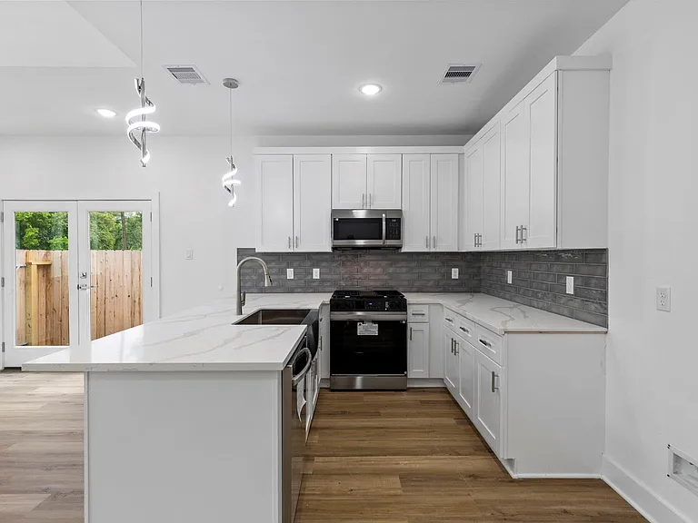 8109 Hamlet St #A — Photo 8