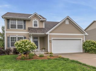 5917 NW 94th St, Johnston, IA 50131