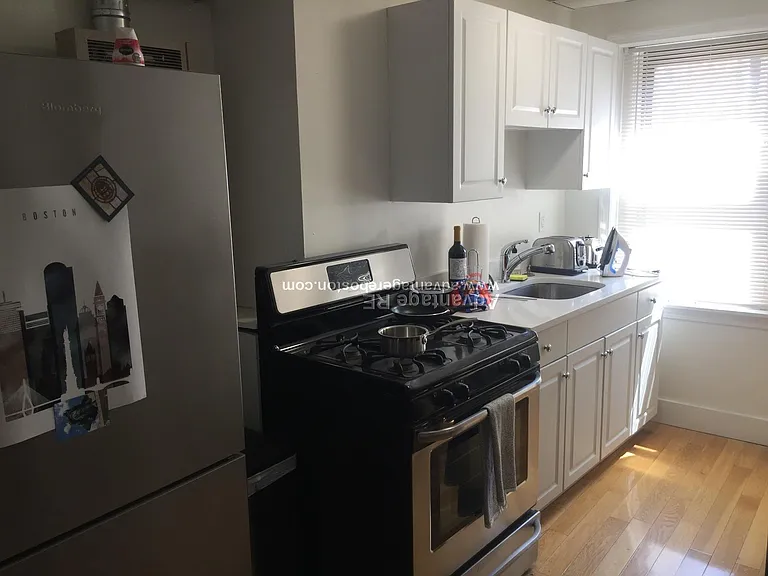 10 Wiget St #8 — Photo 12